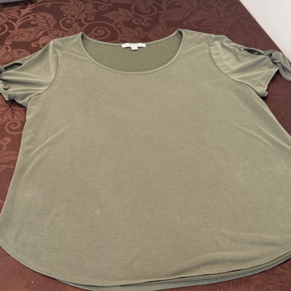 🌟3/$15🌟 Green Envelope LA Ladies Top. XL